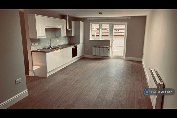 1 Bedroom Flat To Rent In The Green, Cullompton, EX15