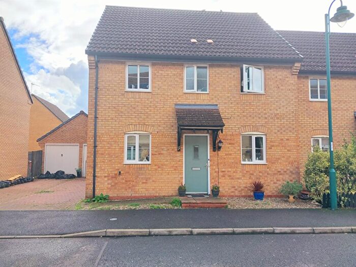 3 Bedroom Semi-Detached House For Sale In Ruster Way, Hampton Hargate, Peterborough, PE7