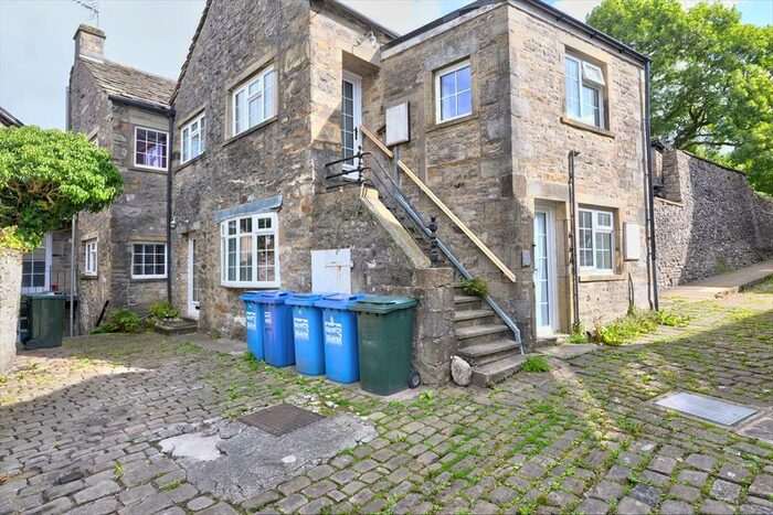 2 Bedroom Ground Flat To Rent In Manor House Mews, Grassington, BD23
