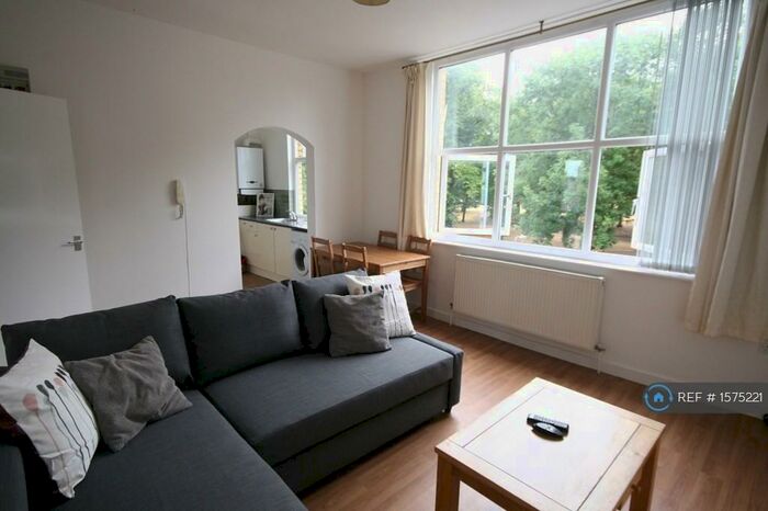 2 Bedroom Flat To Rent In Newsham Drive, Liverpool, L6