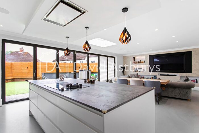 5 Bedroom Semi-Detached House To Rent In Hillside Avenue, Woodford Green, Woodford, IG8