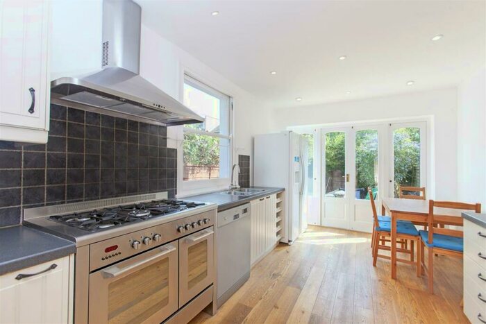 5 Bedroom Terraced House To Rent In Tennyson Road, Queens Park, London, NW6