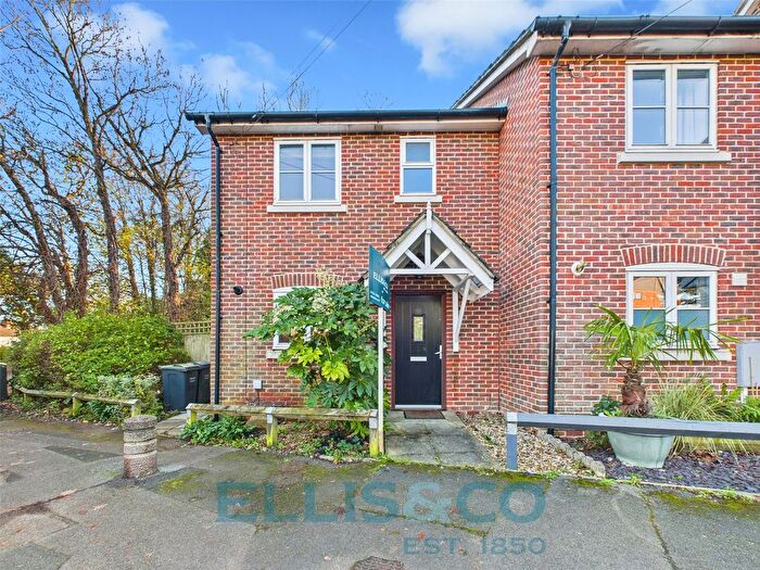 3 Bedroom End Of Terrace House For Sale In Mill Crescent, Tonbridge, Kent, TN9