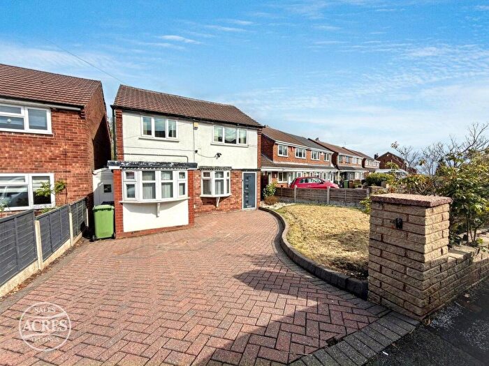 3 Bedroom Detached House For Sale In Park Farm Road, Great Barr, Birmingham, B43