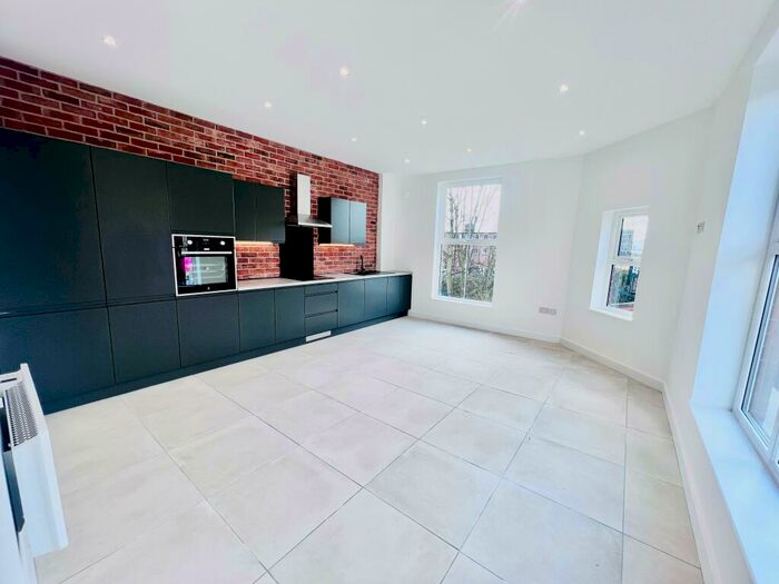 2 Bedroom Apartment To Rent In Railway Road, Urmston, M41