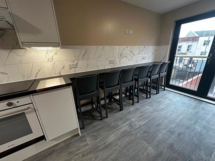 3 Bedroom Flat To Rent In Hepburn Road, Bristol, BS2