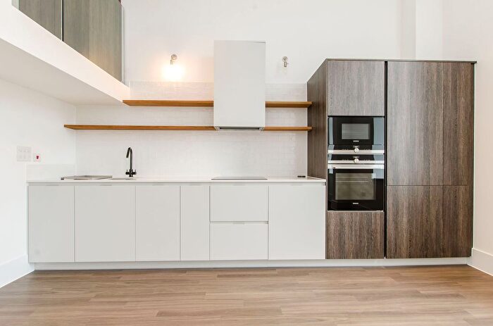 1 Bedroom Flat To Rent In Goldsmiths Row, Bethnal Green, London, E2