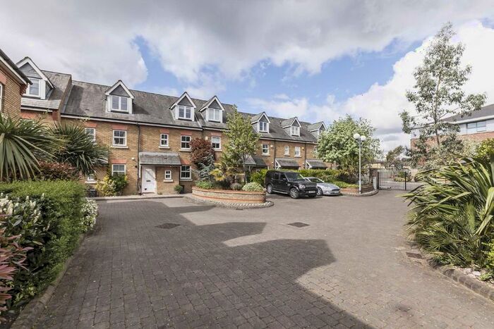 3 Bedroom Terraced House To Rent In Tersha Street, Richmond, TW9