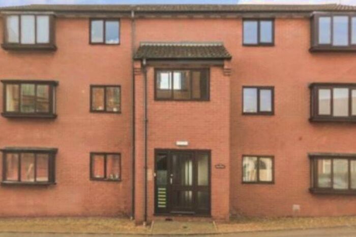 2 Bedroom Flat To Rent In Strode Road, Wellingborough, NN8