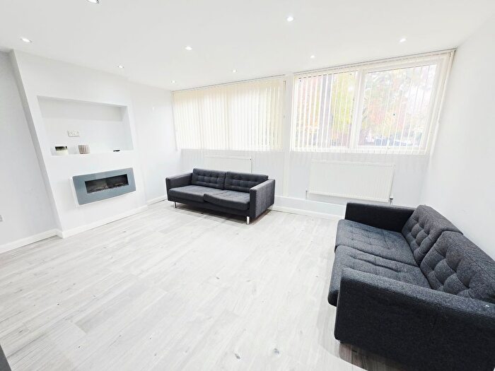 3 Bedroom Flat To Rent In Atholl House, Maida Vale, W9