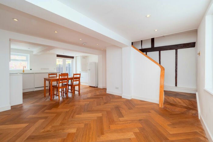 2 Bedroom Terraced House To Rent In West Street Lane, Carshalton, SM5