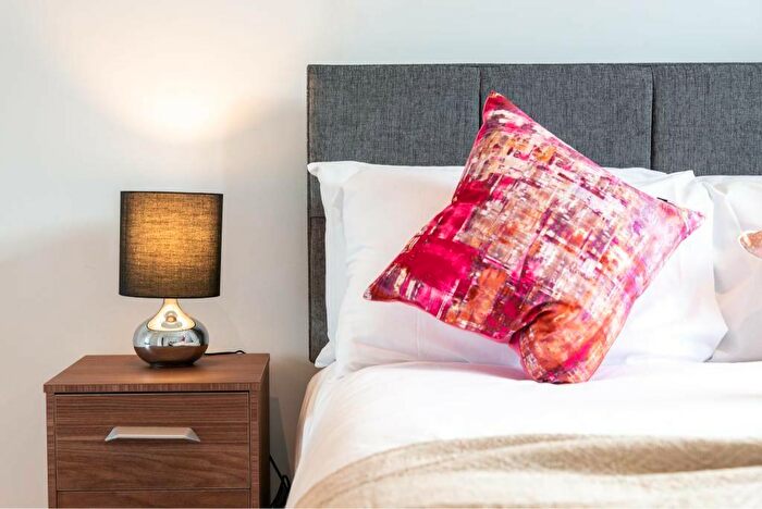 1 Bedroom Serviced Apartments To Rent In High Road, London, N17