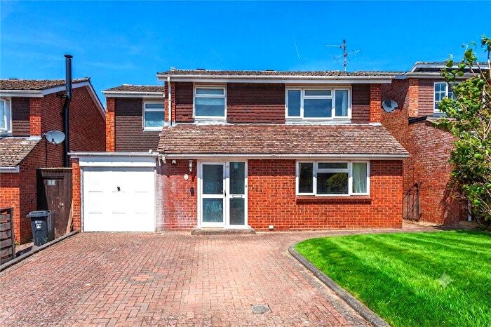 4 Bedroom Detached House For Sale In Newalls Rise, Wargrave, Berkshire, RG10