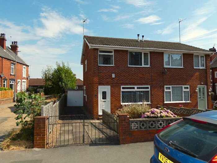 3 Bedroom Semi-Detached House To Rent In Hartley Street, Churwell, LS27