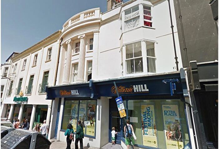 3 Bedroom Flat To Rent In St James Street, Brighton, East Sussex, BN2