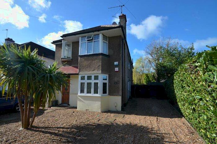 2 Bedroom Maisonette Flat To Rent In The Close, Eastcote, HA5