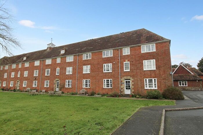 1 Bedroom Flat For Sale In The Close, Salisbury, SP1