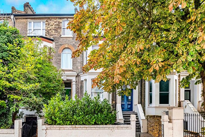 1 Bedroom Flat For Sale In Tollington Park, Finsbury Park, N4