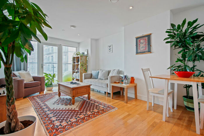 2 Bedroom Apartment To Rent In Mizzen Mast House, Greenwich, SE18