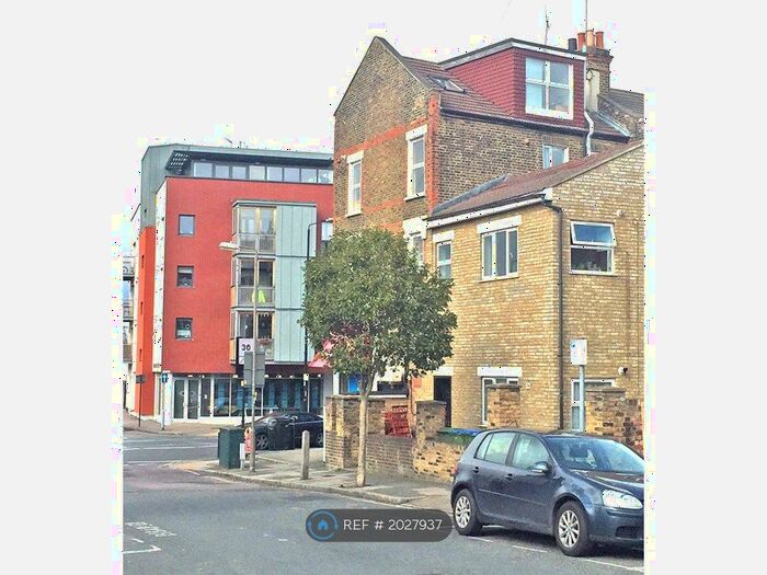 2 Bedroom Flat To Rent In Denham Street, London, SE10