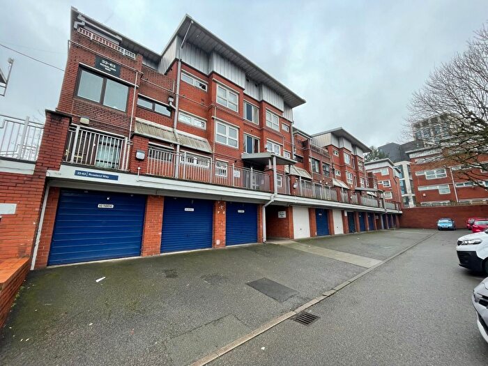 2 Bedroom Flat To Rent In Roseland Way, Birmingham, West Midlands, B15