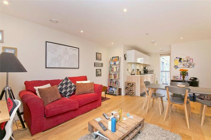1 Bedroom Flat To Rent In Devizes Street, London, N1