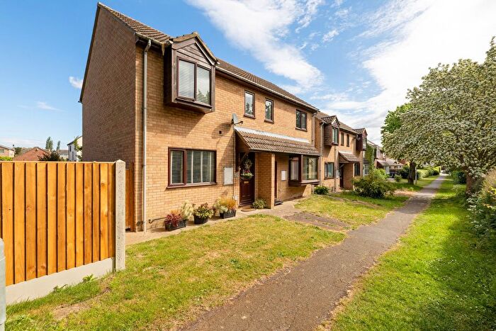 3 Bedroom Semi-Detached House For Sale In St. Marys Close, Bluntisham, Huntingdon, PE28