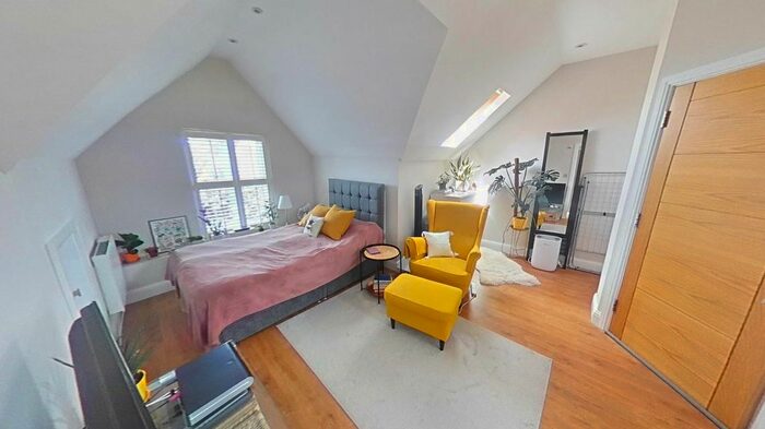 Studio To Rent In The Avenue, London, W13