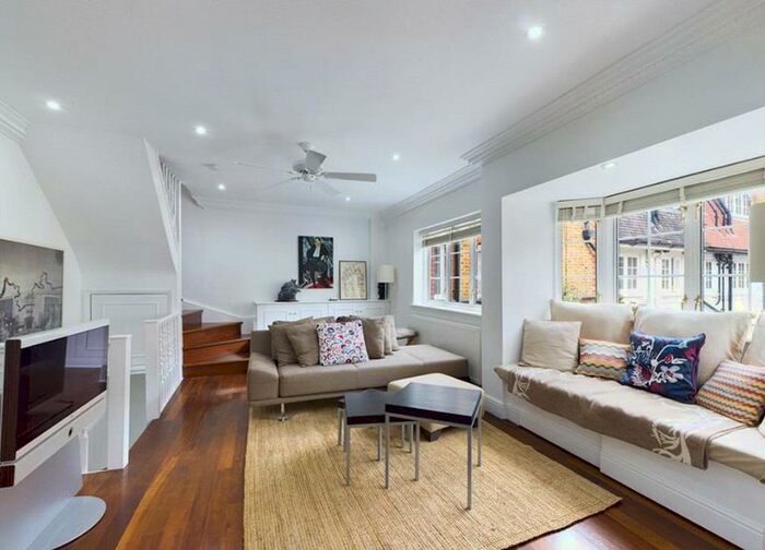 3 Bedroom Mews To Rent In Ivor Place, Marylebone, London, NW1