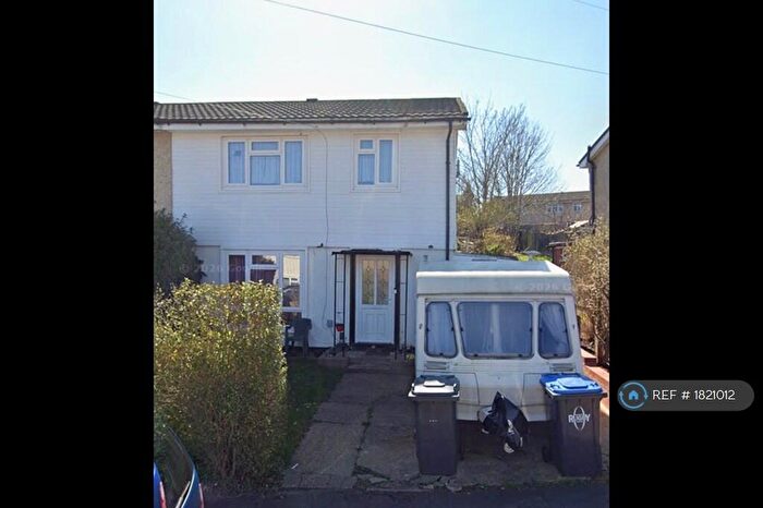 3 Bedroom Semi-Detached House To Rent In Wentworth Road, Rugby, CV22