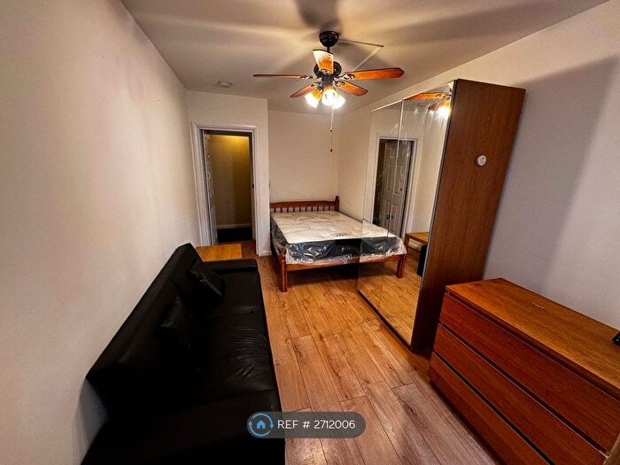 Studio To Rent In Belsize Road, London, NW6