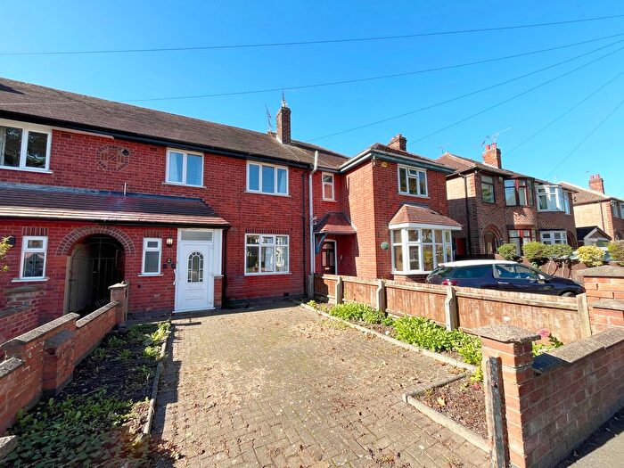 3 Bedroom Semi-Detached House To Rent In Buckminster Road, Leicester, LE3