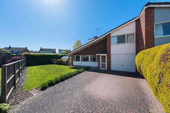 3 Bedroom Semi-Detached House For Sale In Greenlands, Tattenhall, CH3