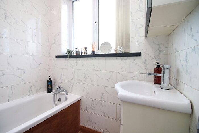 3 Bedroom Semi-detached House For Sale In Anchorsholme Lane East, Thornton-Cleveleys, FY5