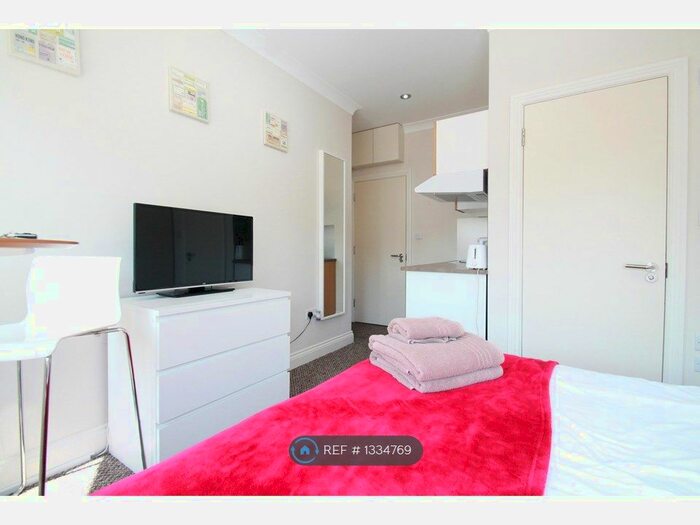 Studio To Rent In Pinner Road, Harrow, HA1