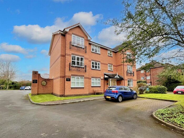 2 Bedroom Apartment To Rent In Charlton Drive, Sale, M33