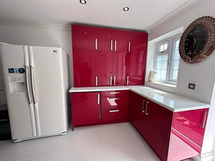 1 Bedroom Studio To Rent In The Crossways, Heston, Hounslow, TW5