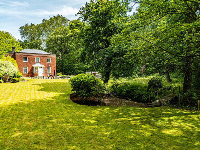 4 Bedroom Detached House For Sale In St. Helens Gate, Huddersfield, HD4