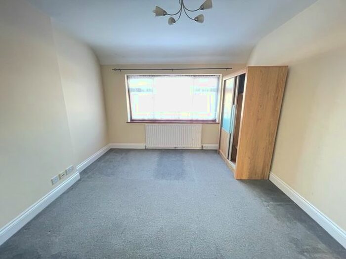 4 Bedroom Terraced House To Rent In Crest Road, Neasden NW2