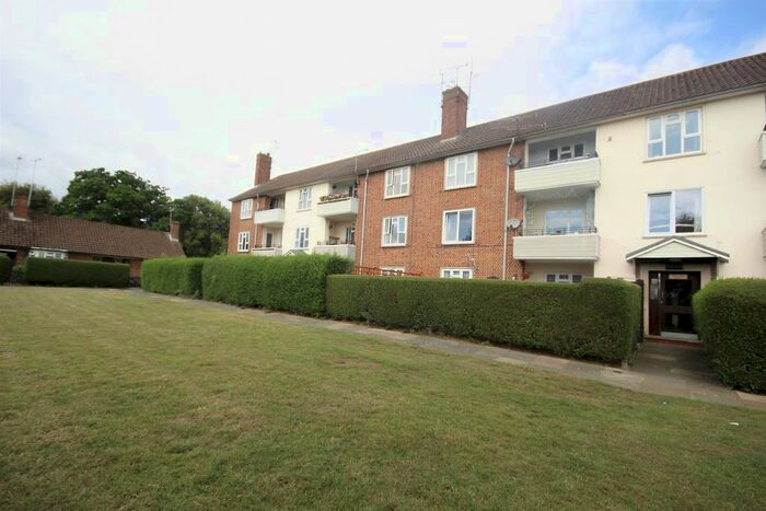 3 Bedroom Flat To Rent In Whittington Road, Hutton, Brentwood, CM13