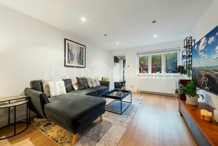 2 Bedroom Apartment To Rent In The Causeway, East Finchley, N2