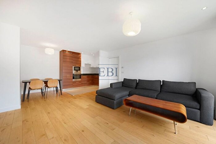 3 Bedroom Flat For Sale In Forge Square, London, E14