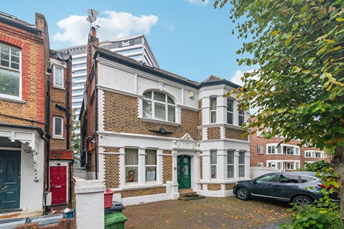 4 Bedroom Detached House For Sale In Grange Road, Turnham Green, W4