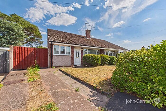 3 Bedroom Semi-Detached Bungalow For Sale In Honiton Close, Stafford, ST17