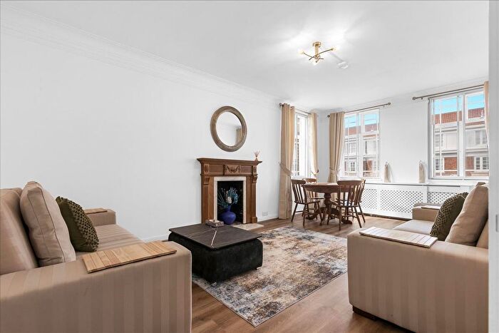 3 Bedroom Flat To Rent In Leonard Court, Edwardes Square, London, W8