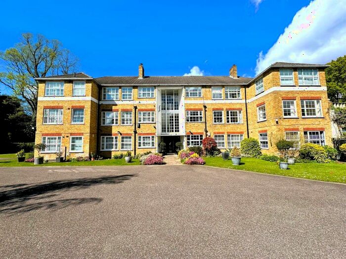 3 Bedroom Flat To Rent In Kemnal Road, Chislehurst, BR7