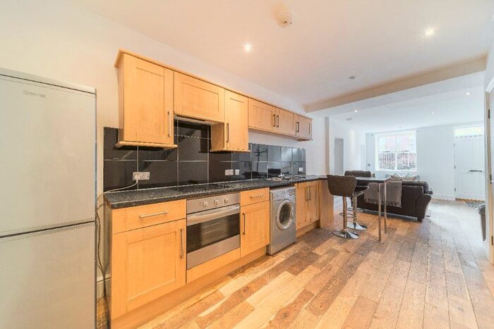 2 Bedroom Flat To Rent In Mowbray Street, Sheffield, S3