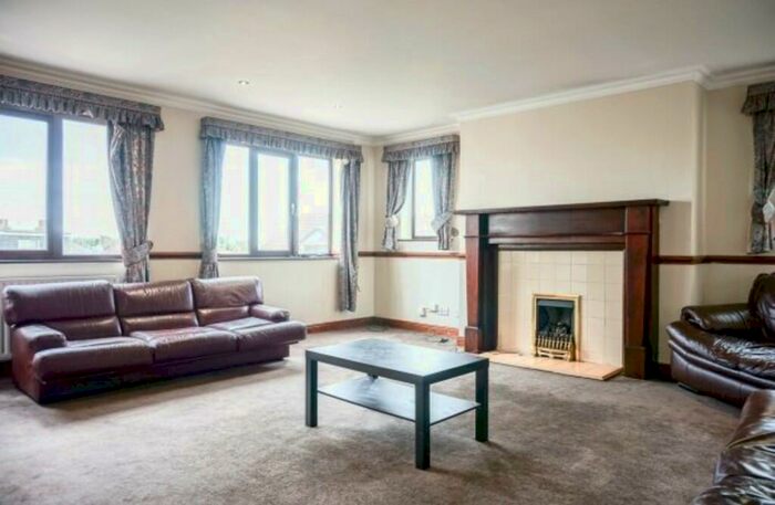 5 Bedroom Flat To Rent In Flat, Headingley House, Leeds, LS6