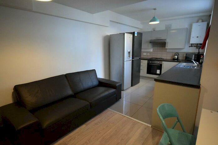 6 Bedroom Terraced House To Rent In Gwenfron Road, Liverpool, Merseyside, L6