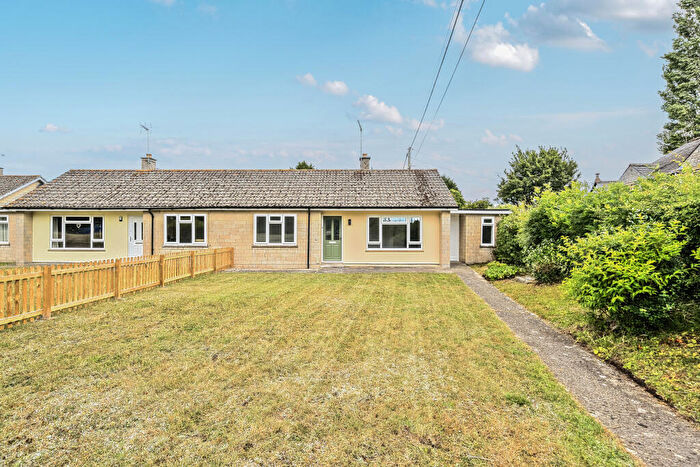 3 Bedroom Bungalow For Sale In Iles Court, Goatacre, SN11